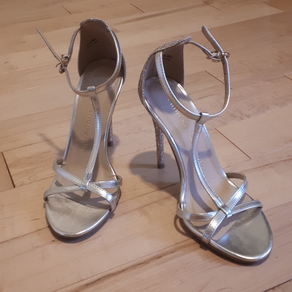 EUC Chinese Laundry Gold Strappy Sandals - Picture 2 of 5